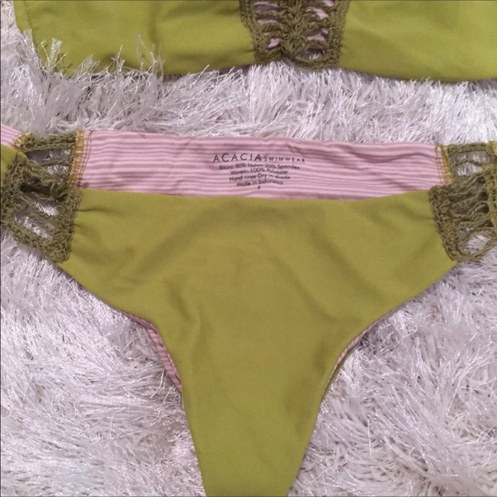 Acacia Gili bottom in lilikoi